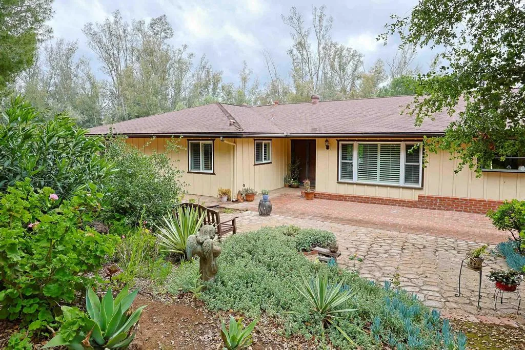 https://cdn.realtyfeed.com/cdn/127/306427579/9a5b8cfc24239621e13ba1c3d1dedd91.webp