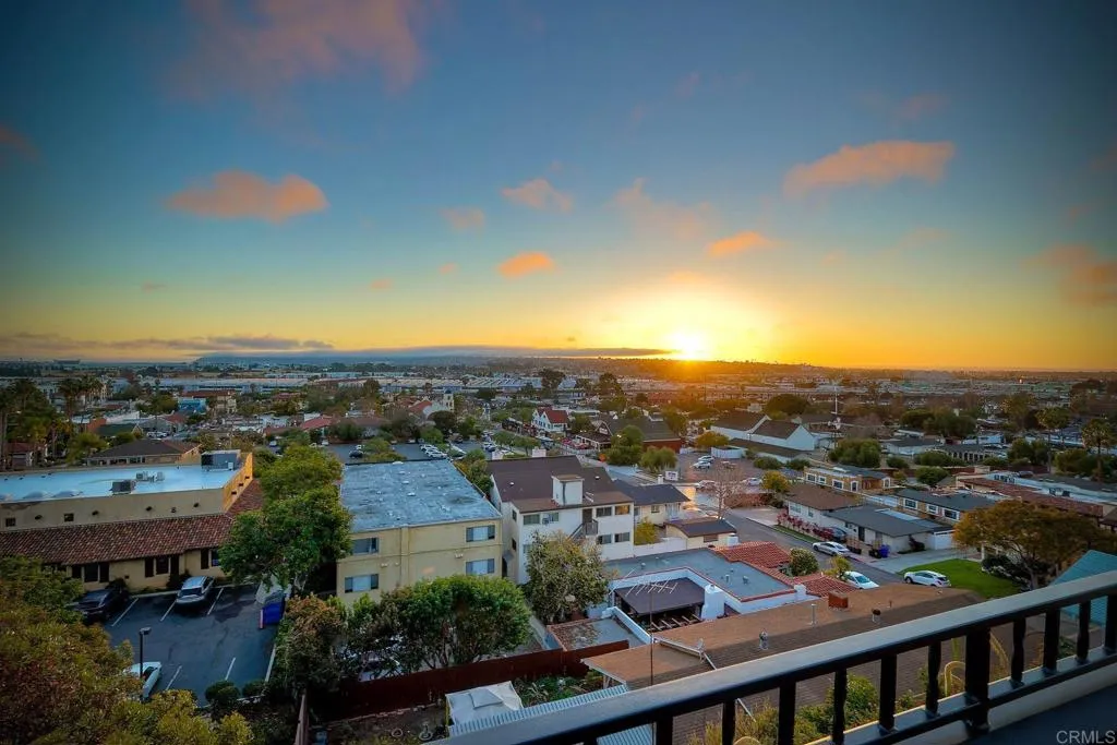 https://cdn.realtyfeed.com/cdn/127/306427599/2a632b4cbcbc49d83e7c71dfb9dd6eb7.webp