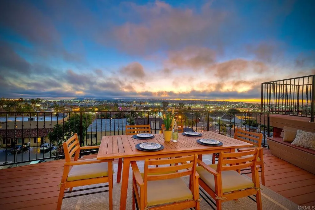 https://cdn.realtyfeed.com/cdn/127/306427599/777d250d2c6f6b975983f1ecca2a9190.webp