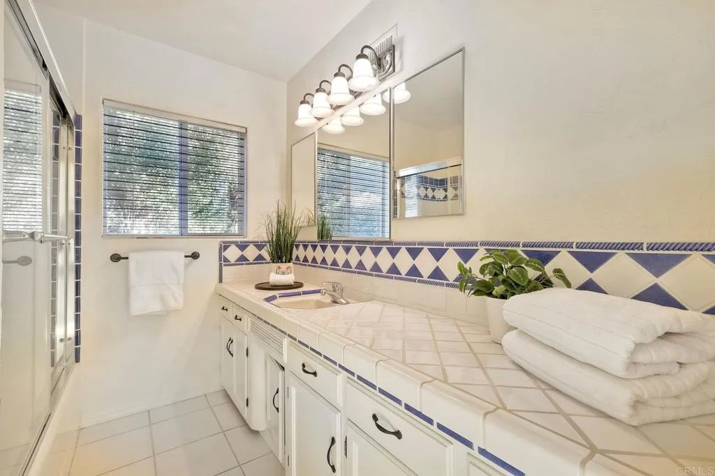 https://cdn.realtyfeed.com/cdn/127/306427599/a9a9d3b4f02aefa260212e0cffe329a1.webp