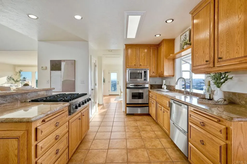https://cdn.realtyfeed.com/cdn/127/306427599/ad811626a18890e9c663f22935ecb42c.webp