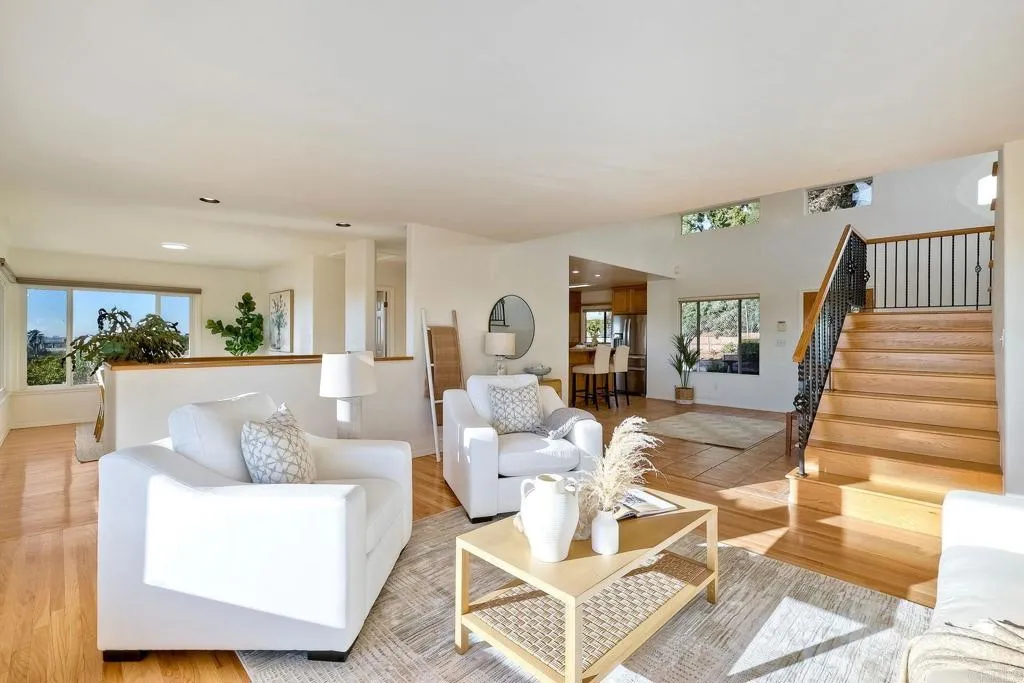 https://cdn.realtyfeed.com/cdn/127/306427599/c7b8219793994886f11f910e2c46403c.webp