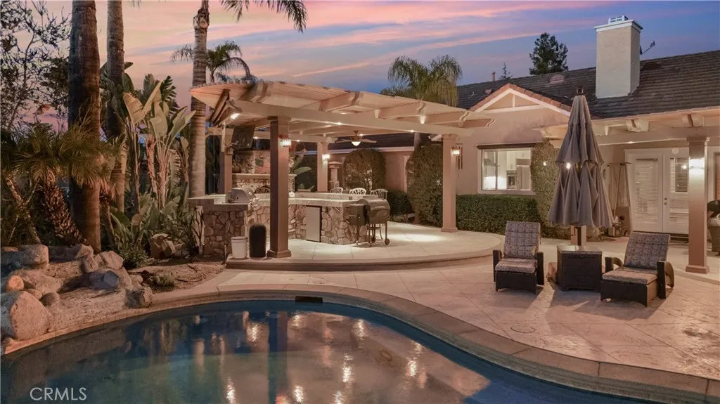 https://cdn.realtyfeed.com/cdn/127/306427744/02bc686f64eb4f548b31f7e1ebce9ba5.webp