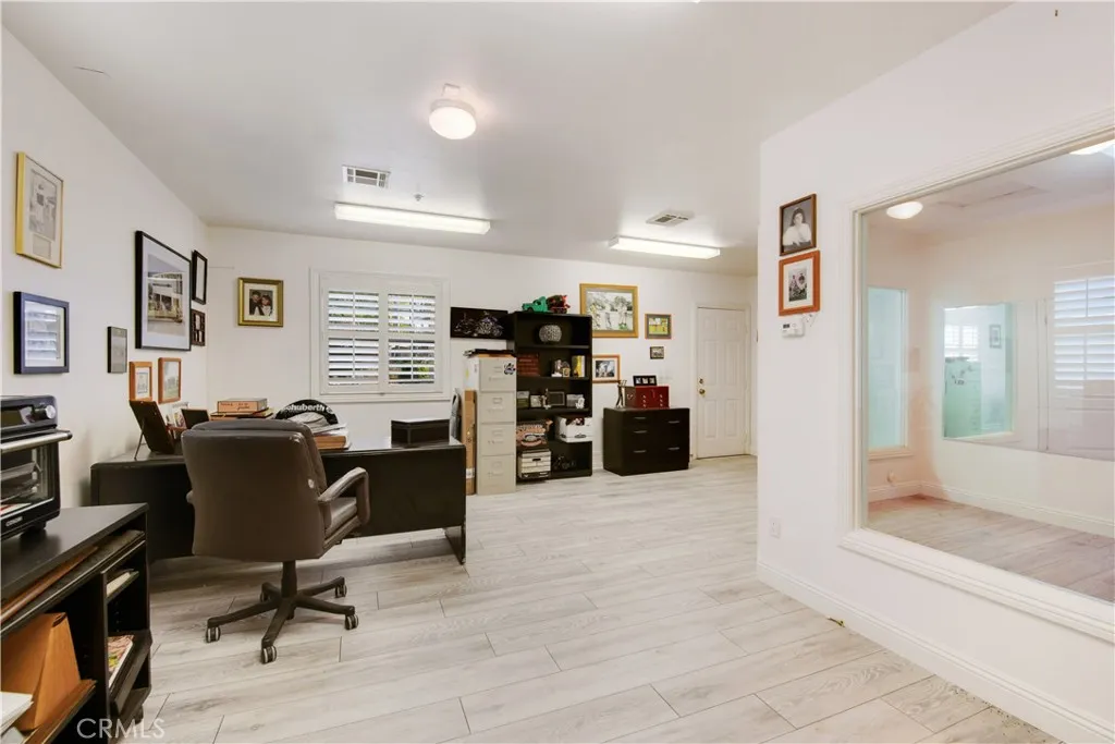 https://cdn.realtyfeed.com/cdn/127/306427744/660166c2dc80be9c429560b6e15c31e2.webp