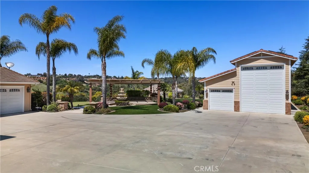 https://cdn.realtyfeed.com/cdn/127/306427744/886d9efd9ba45bc5fa6b6eeb6e0b8d16.webp