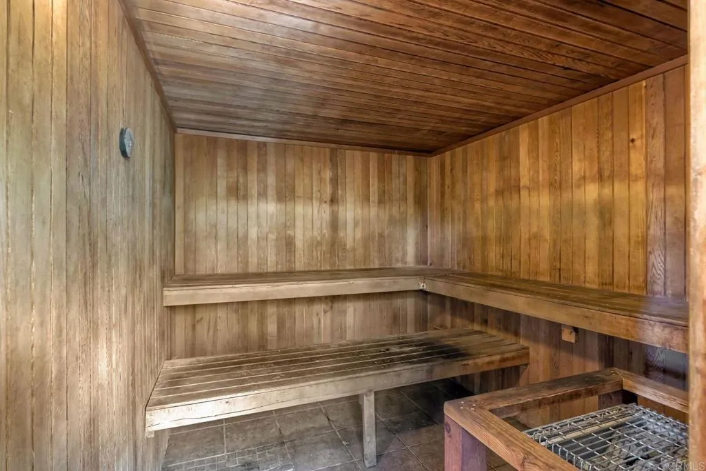 https://cdn.realtyfeed.com/cdn/127/306427747/5fc0f838115660efc117c06a1cd48594.webp