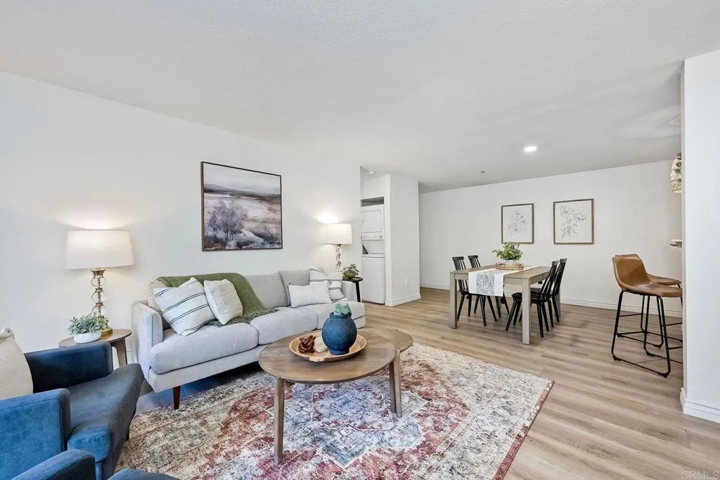https://cdn.realtyfeed.com/cdn/127/306427747/821d4ad1800098dcedae1a21b5514a01.webp