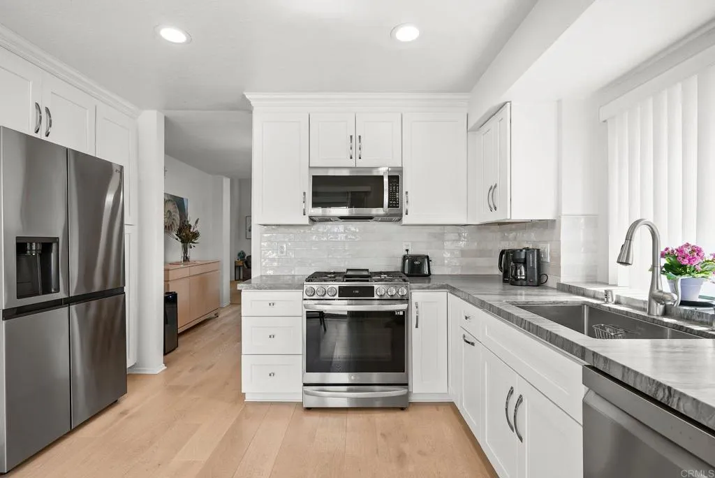https://cdn.realtyfeed.com/cdn/127/306427778/5c8a025eec7441a0240614a550fe4d7b.webp
