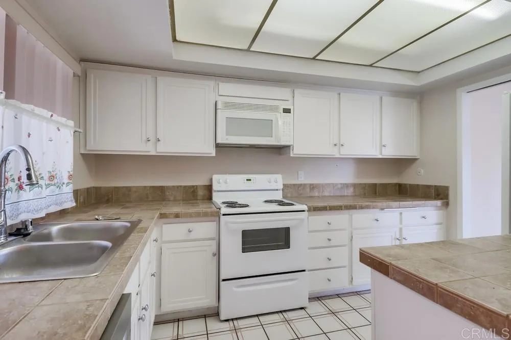Photo #5: PTP2503086 Listing 