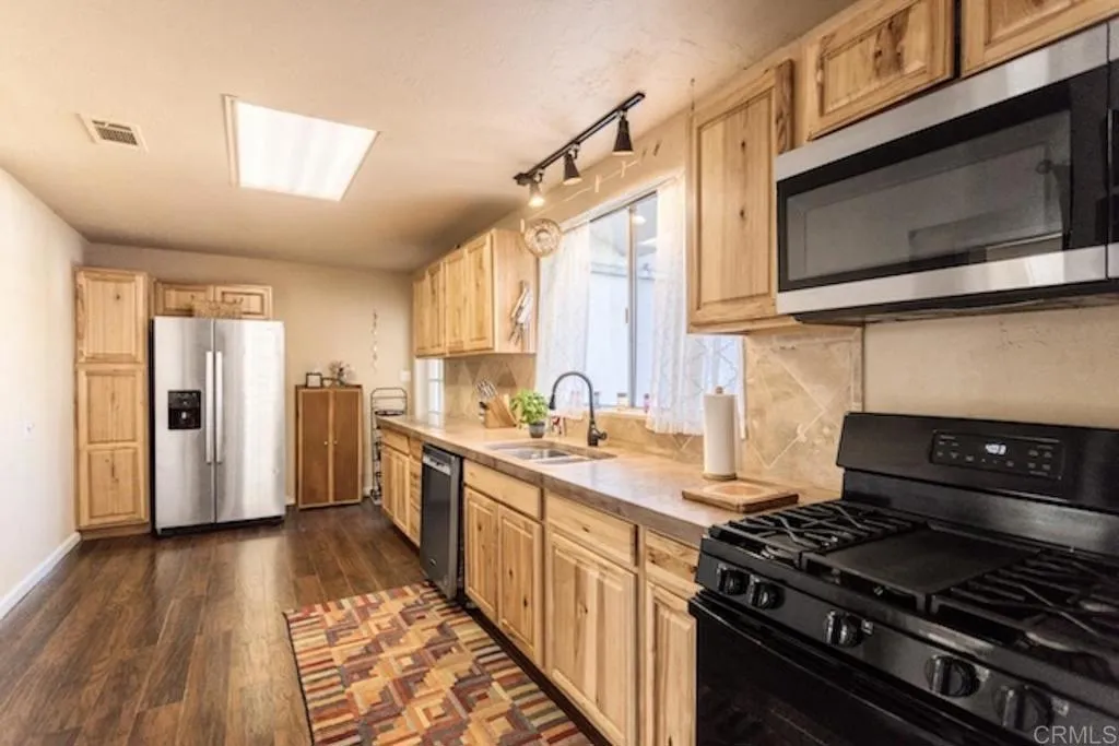 https://cdn.realtyfeed.com/cdn/127/306428169/34d367fc64a764633753b2da1100ceae.webp
