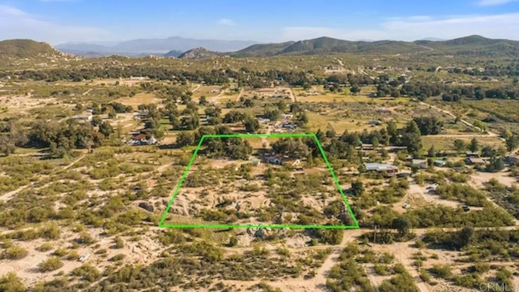 https://cdn.realtyfeed.com/cdn/127/306428169/7fb4fe23525e9e857f0e58534b08956a.webp