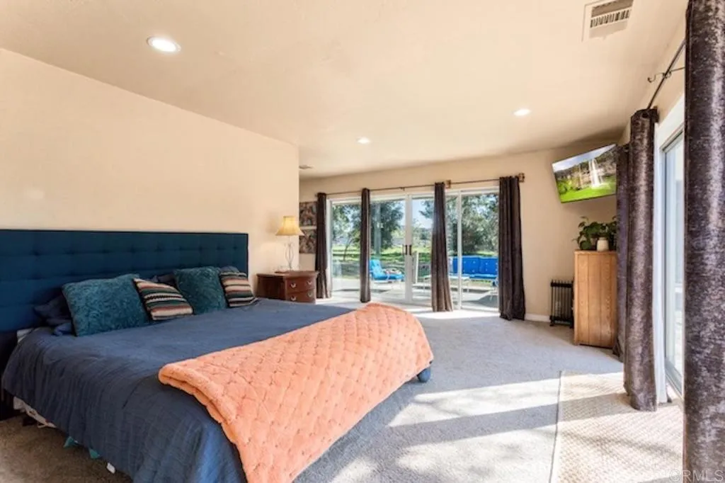 https://cdn.realtyfeed.com/cdn/127/306428169/f1bd5e002b6f1e8739bc468ee3491b5c.webp