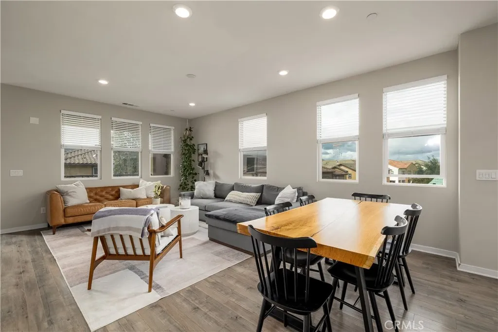 Photo #3: SW25084077 Listing 