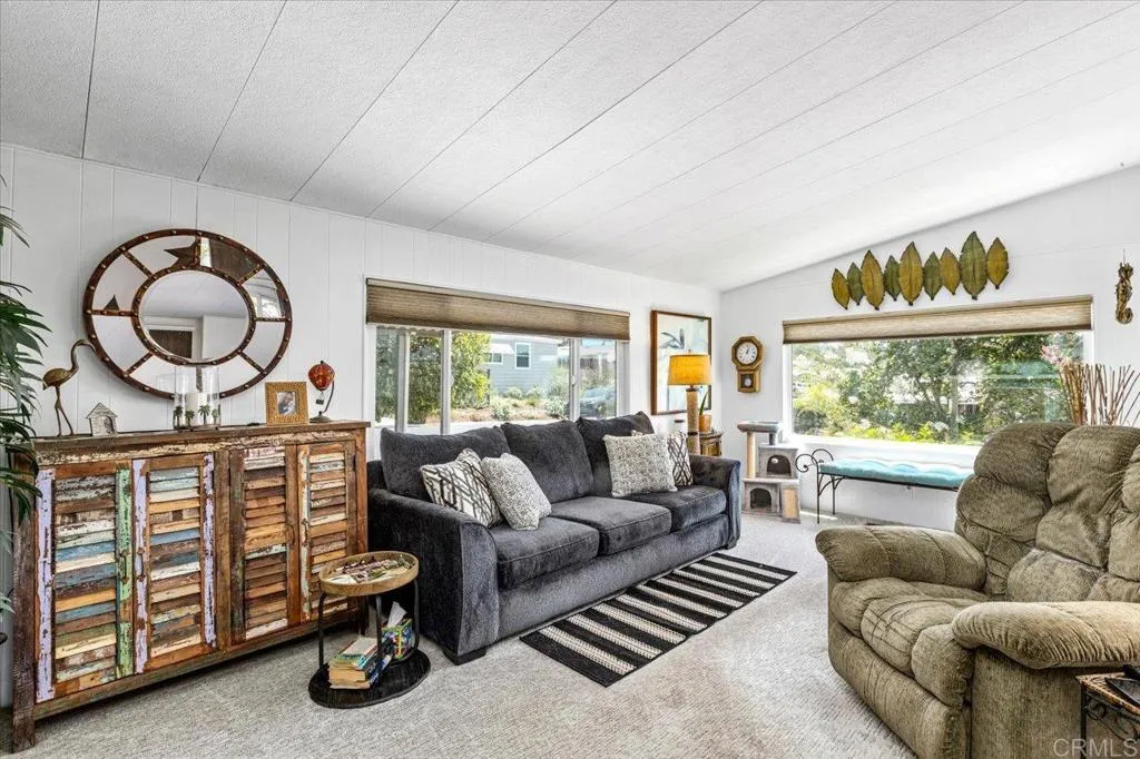 https://cdn.realtyfeed.com/cdn/127/306428485/877882f1838f056d98cfa8e8b19e8317.webp
