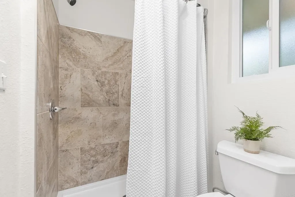https://cdn.realtyfeed.com/cdn/127/306428488/adf9c0a27aeb7df4ea7bc64c6fb2f2c8.webp