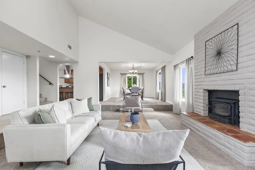 https://cdn.realtyfeed.com/cdn/127/306428488/cf87d5b18d98ef106902b9fee10dcd14.webp