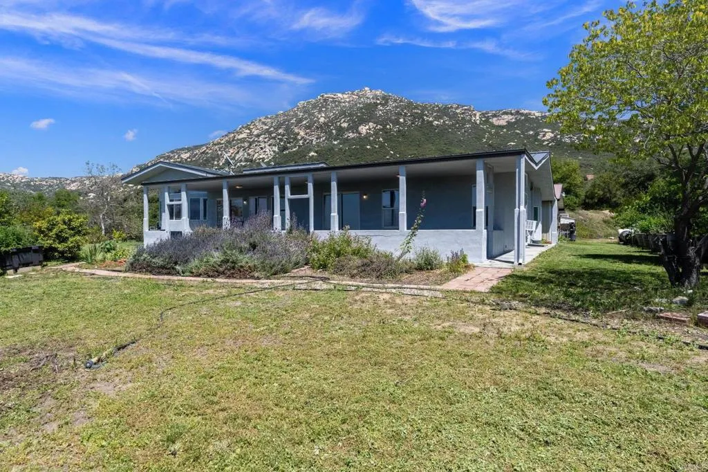 https://cdn.realtyfeed.com/cdn/127/306428502/8e1c30475828357419290bbcddf46bd2.webp