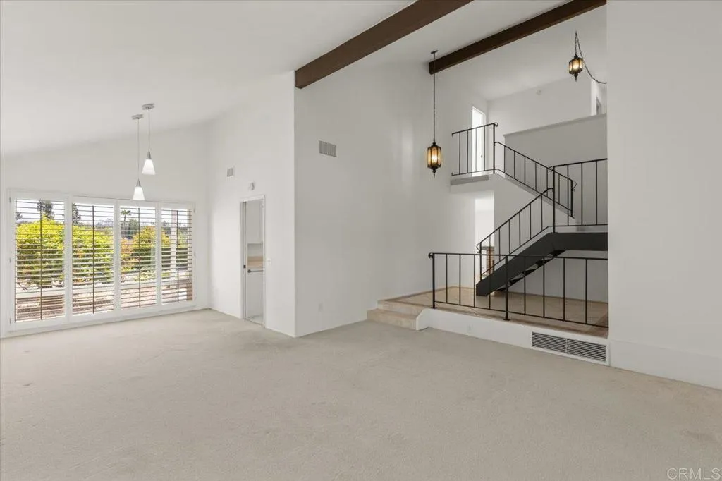 https://cdn.realtyfeed.com/cdn/127/306428729/5910dee9f69232a13781fb4277a791fd.webp