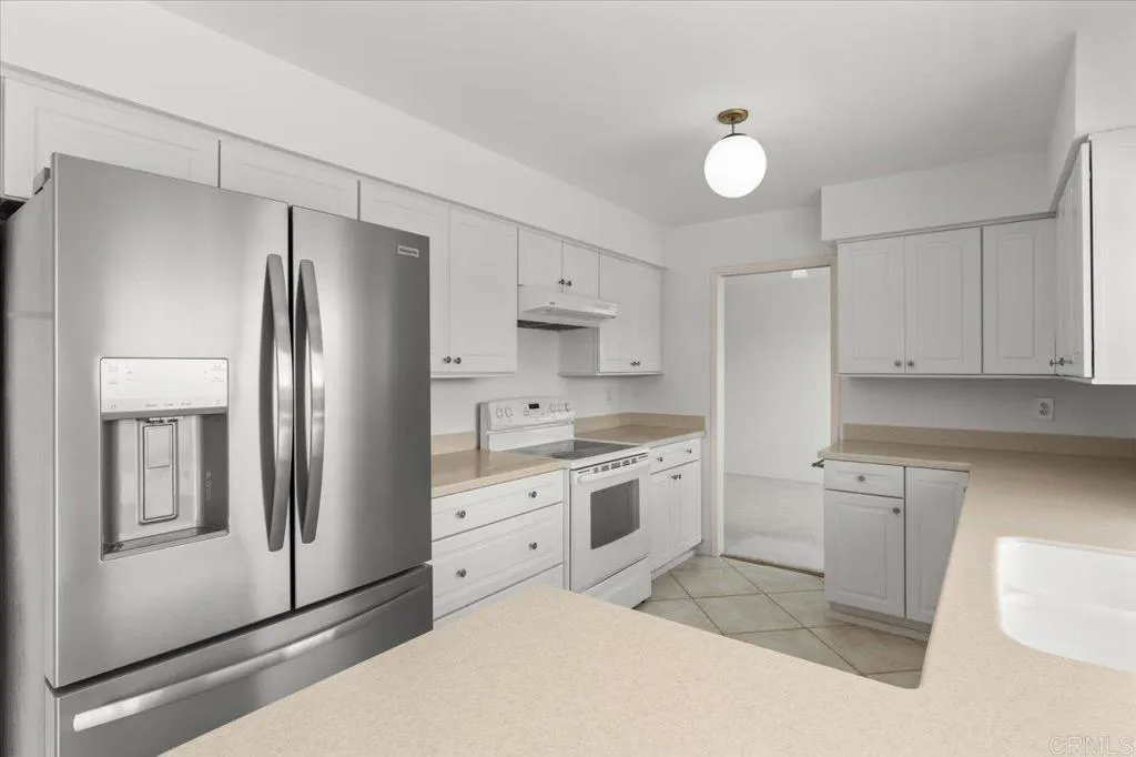 https://cdn.realtyfeed.com/cdn/127/306428729/647691c812dc8ba4d838c0a82203a6e3.webp