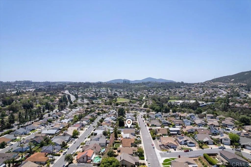 https://cdn.realtyfeed.com/cdn/127/306428729/bfb3a8bdca9d265c7f7c8a241babb0a1.webp