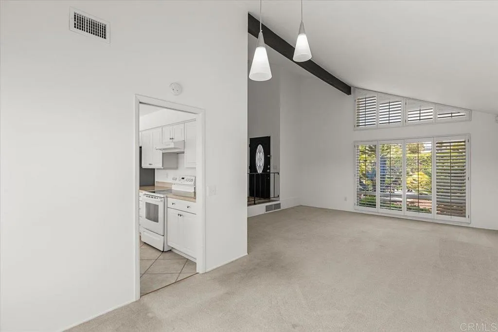 https://cdn.realtyfeed.com/cdn/127/306428729/e105c085c1566216e1f6e2603a3811ee.webp