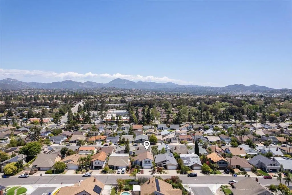 https://cdn.realtyfeed.com/cdn/127/306428729/f0088d1ee21e821ad7a307fcb101bc55.webp
