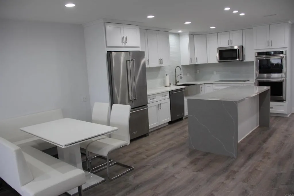 https://cdn.realtyfeed.com/cdn/127/306428763/8af34faff1f9d95f08aec36a54d6c9de.webp