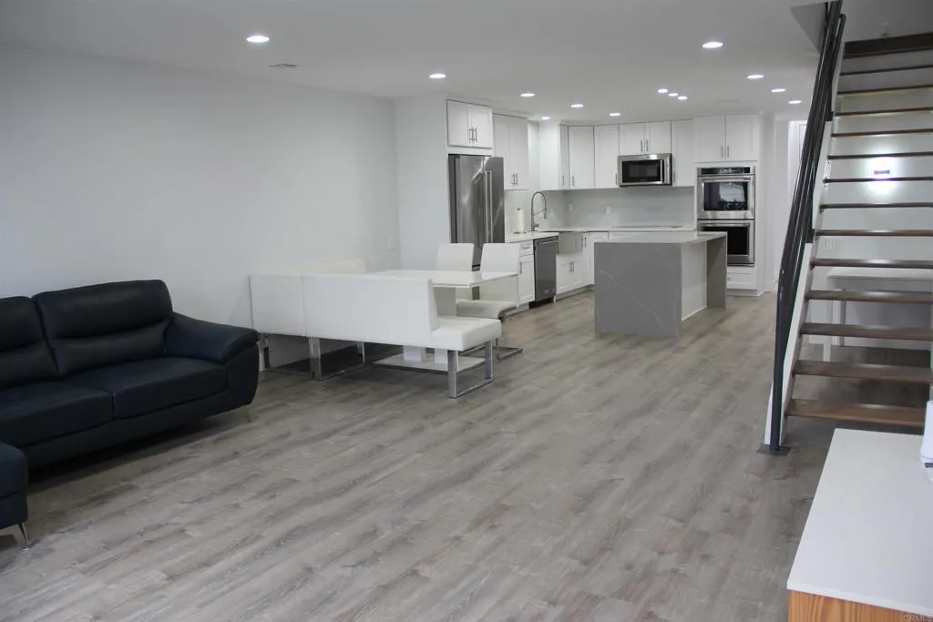 https://cdn.realtyfeed.com/cdn/127/306428763/ed4a88b5a90f8b1ff8056f69c9271cd7.webp