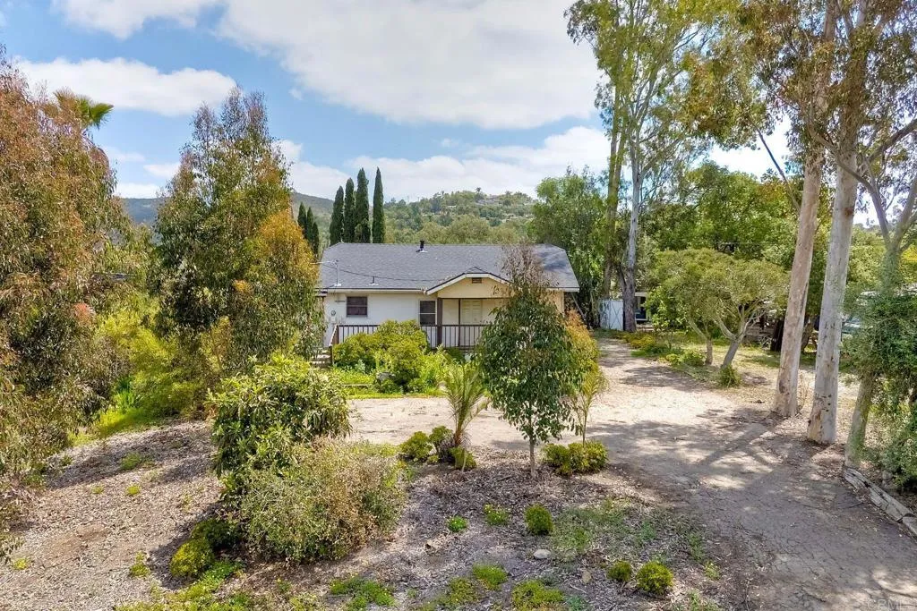 https://cdn.realtyfeed.com/cdn/127/306429065/7d8604ac255b099c5061c1d258c020fa.webp