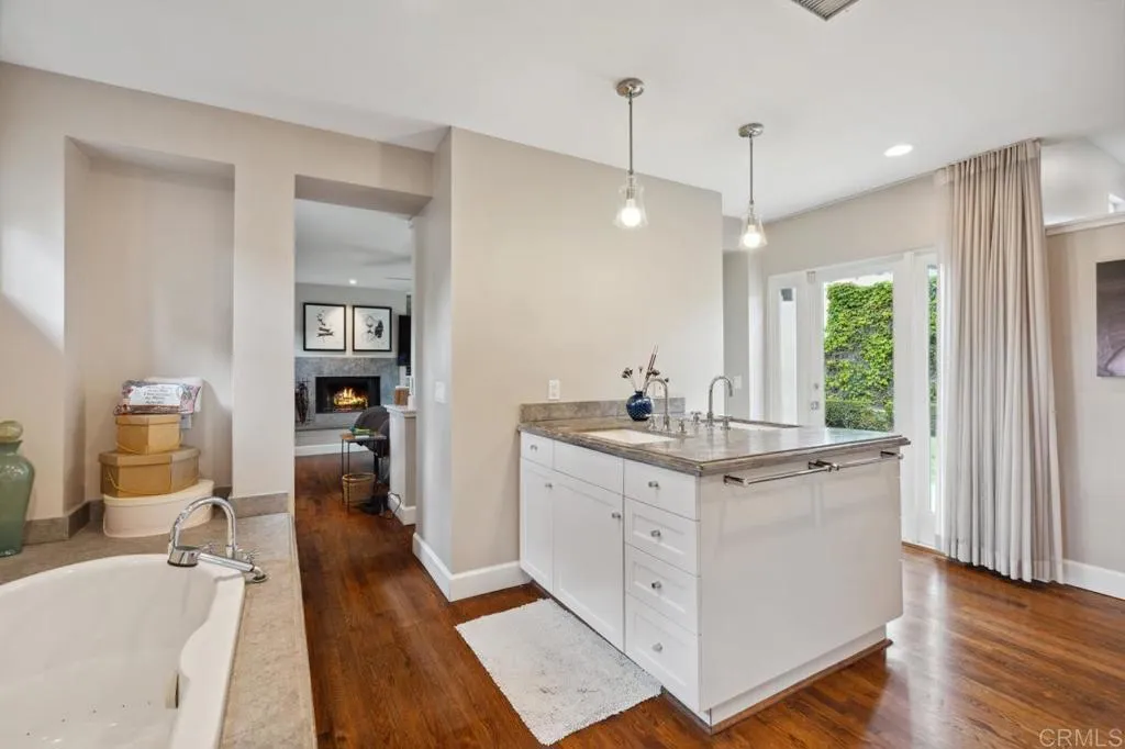 https://cdn.realtyfeed.com/cdn/127/306429294/c3a3c2badd815ec718a6b9d0e360f0a1.webp