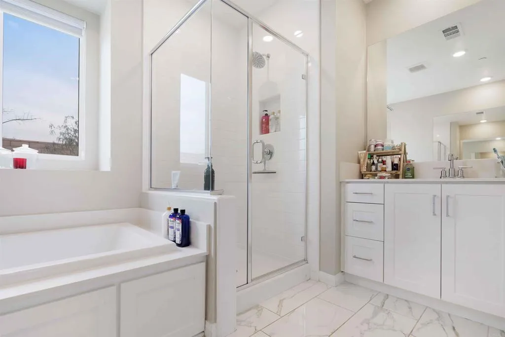 https://cdn.realtyfeed.com/cdn/127/306429313/72dc64a7ae0f5e4b6bdff72c93c887fd.webp