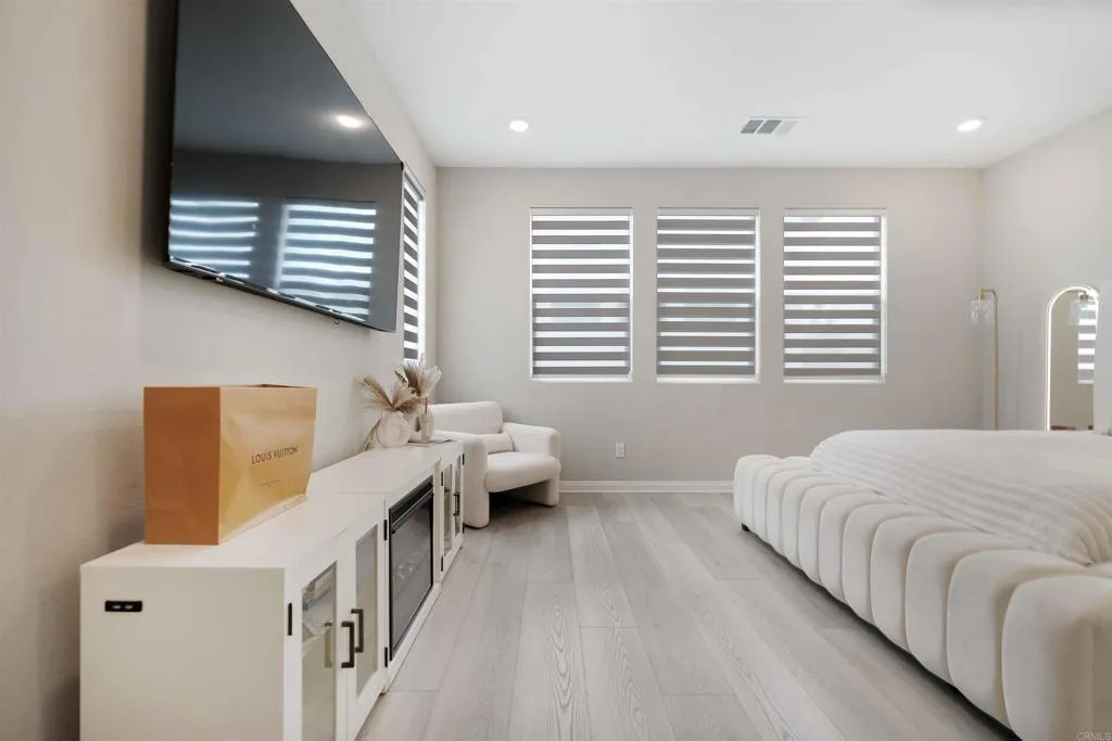 https://cdn.realtyfeed.com/cdn/127/306429313/a050a75ba3a257b8f5e0e77e43eae259.webp