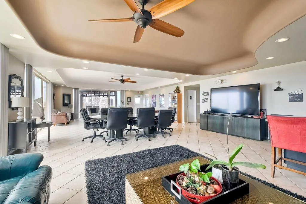 https://cdn.realtyfeed.com/cdn/127/306429410/b5c4822babab6bc357a7feaf27df7f37.webp