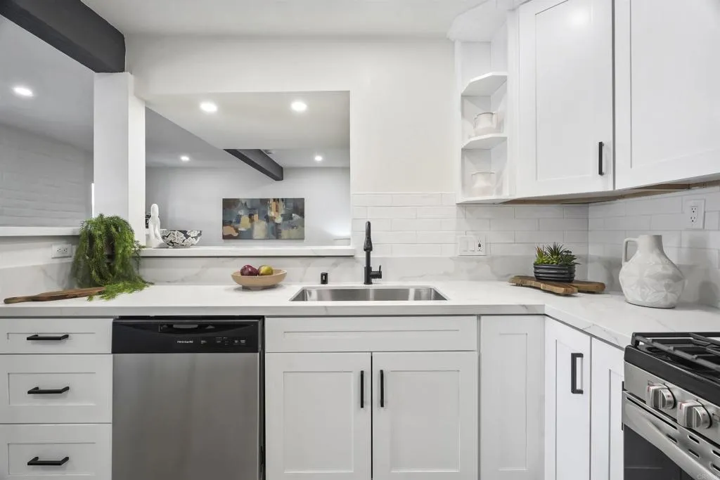 https://cdn.realtyfeed.com/cdn/127/306429481/04ee09d90304debe2e2c51f854272016.webp
