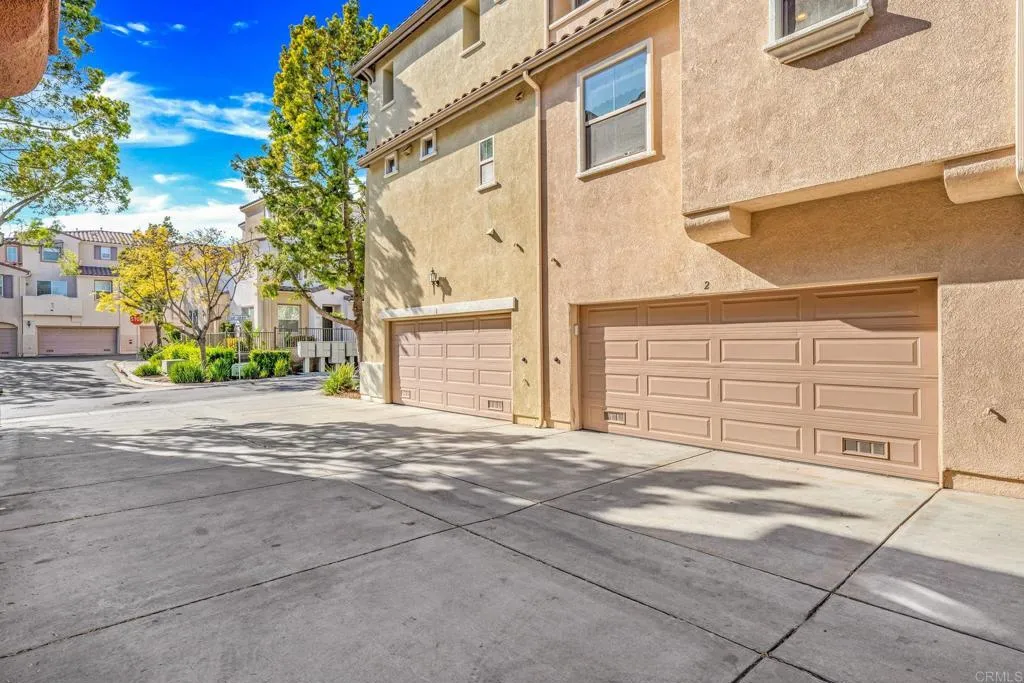 https://cdn.realtyfeed.com/cdn/127/306429519/0bf4a93bf5be6993959e60b24d9db404.webp