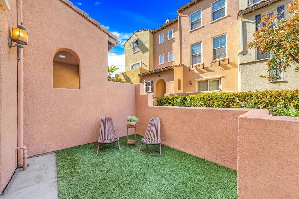 https://cdn.realtyfeed.com/cdn/127/306429519/259cd7c4404908cf512f864b494ef1d6.webp