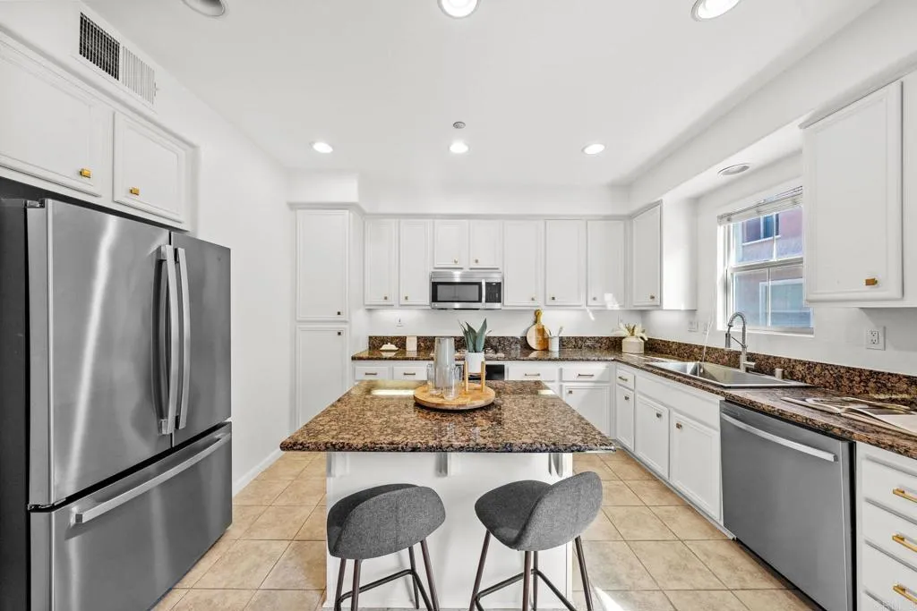 https://cdn.realtyfeed.com/cdn/127/306429519/3c0b7c06d3a6e5eabfa875ae2e9f101f.webp