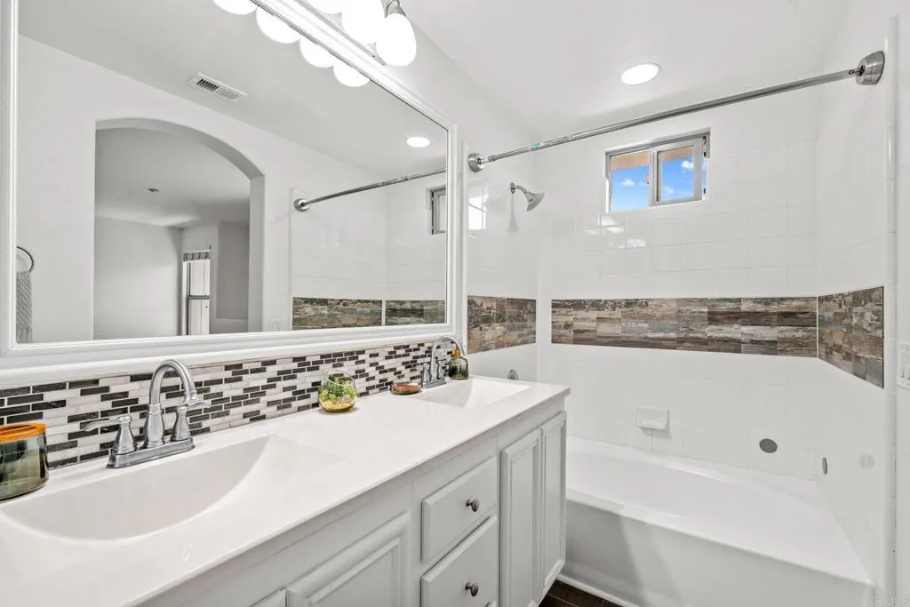 https://cdn.realtyfeed.com/cdn/127/306429519/733576d87e3f56502fc4536e73d0c5bc.webp