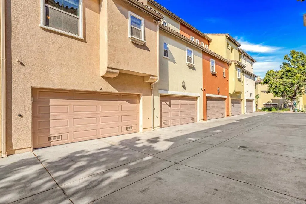 https://cdn.realtyfeed.com/cdn/127/306429519/796649d419f2ec047c912493285c14d5.webp