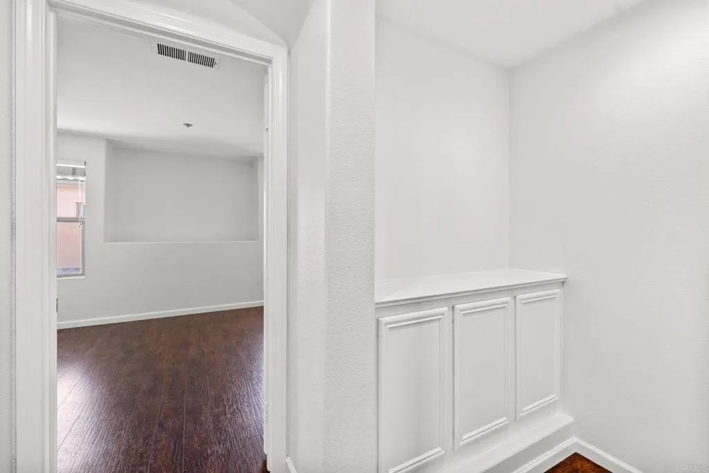 https://cdn.realtyfeed.com/cdn/127/306429519/839ff030701dda20ddeffb45eaae3e66.webp