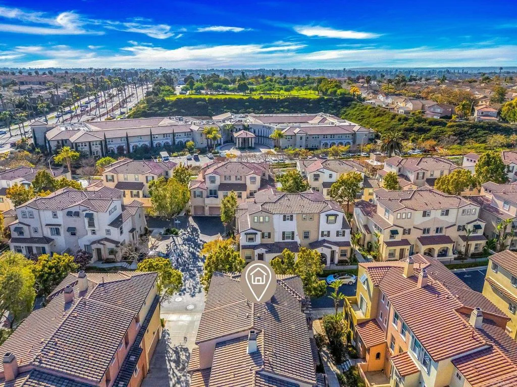 https://cdn.realtyfeed.com/cdn/127/306429519/9885ec6eeb0c915dcaccba36aa5b101d.webp