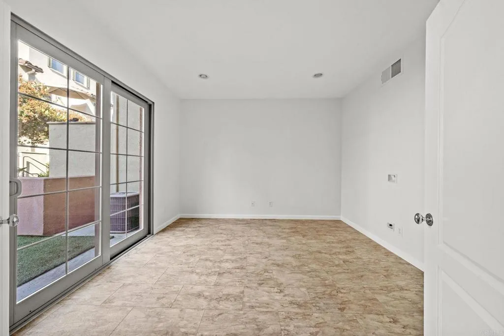 https://cdn.realtyfeed.com/cdn/127/306429519/db386ffc9da0800c3997cfbbfcea9d49.webp