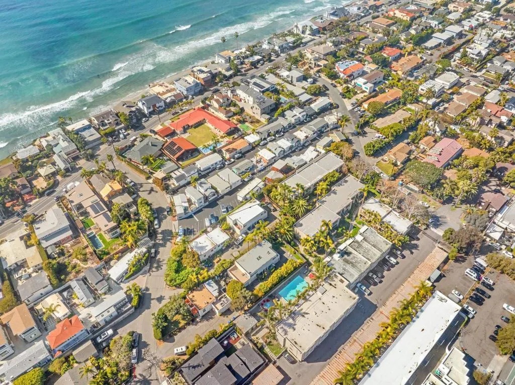https://cdn.realtyfeed.com/cdn/127/306429528/d8e0d3261703252afdf66be54d9c4480.webp