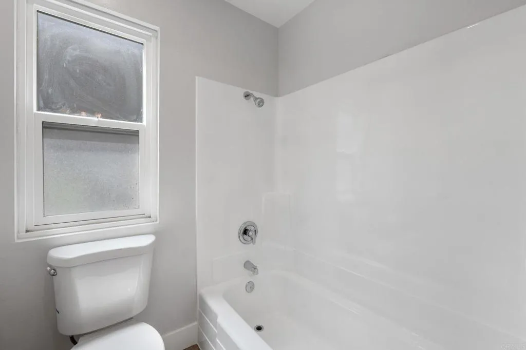 https://cdn.realtyfeed.com/cdn/127/306429541/969bd266a70e2363c4978d4715bc256e.webp