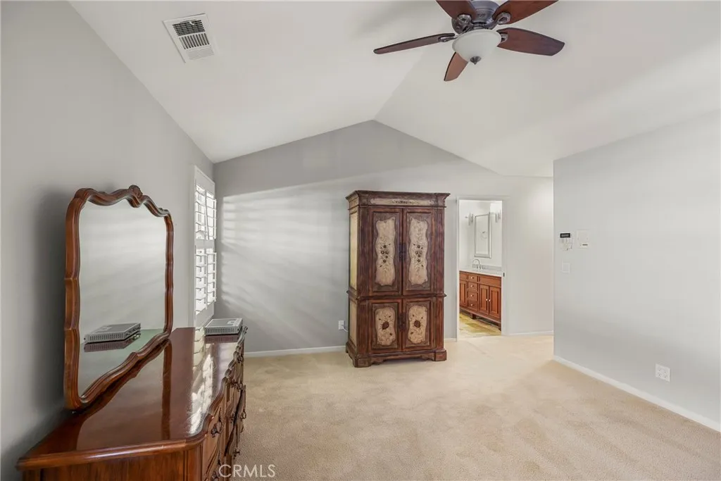 https://cdn.realtyfeed.com/cdn/127/306429592/0e7d2546004455460000784e3bfaed76.webp