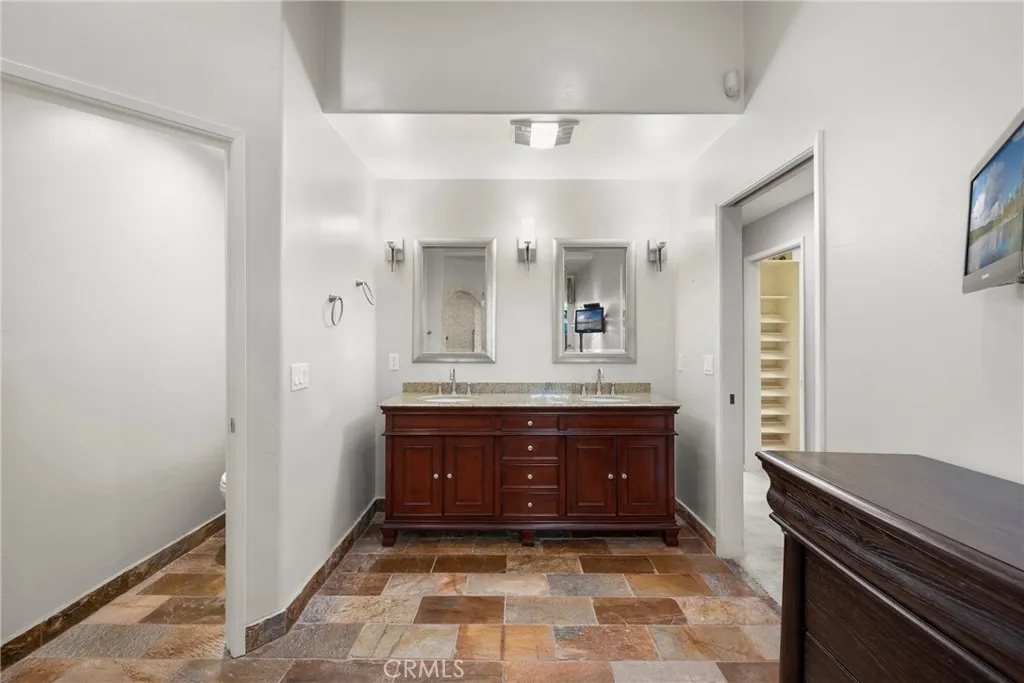 https://cdn.realtyfeed.com/cdn/127/306429592/1d1d62d77e750d5c78ad84c2f9864ef0.webp