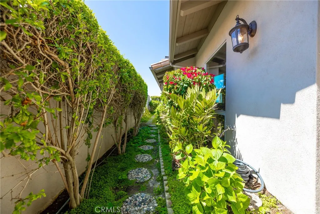 https://cdn.realtyfeed.com/cdn/127/306429592/dae84e39cdd38c76fc3a98149b93584f.webp