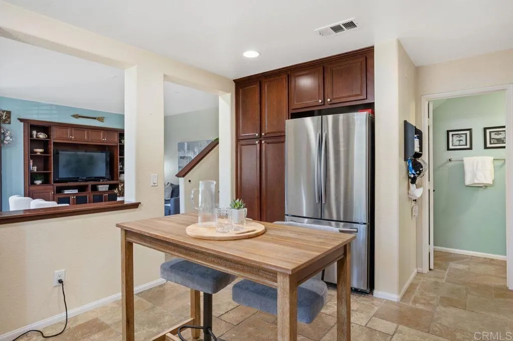 https://cdn.realtyfeed.com/cdn/127/306429617/a16a0068b8c347f6bc9dd201345309e1.webp