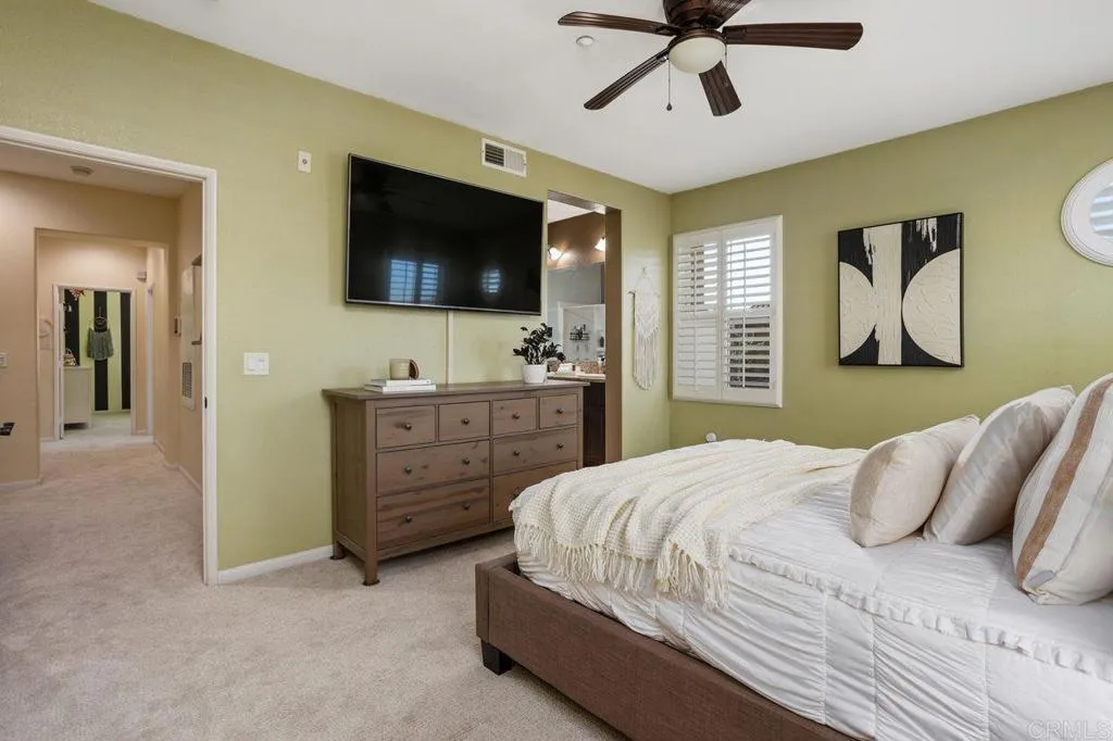 https://cdn.realtyfeed.com/cdn/127/306429617/fc1ef2d2bac5307ac3697e472aa52c3e.webp