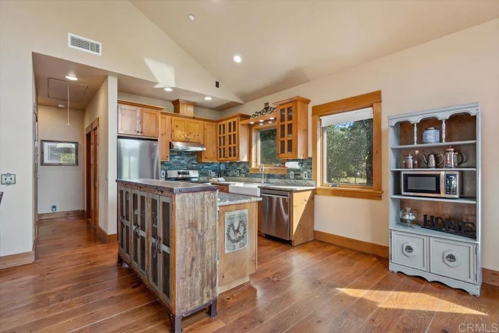 https://cdn.realtyfeed.com/cdn/127/306429740/3c8dca9249b06f234f4b00c0fa8f1600.webp